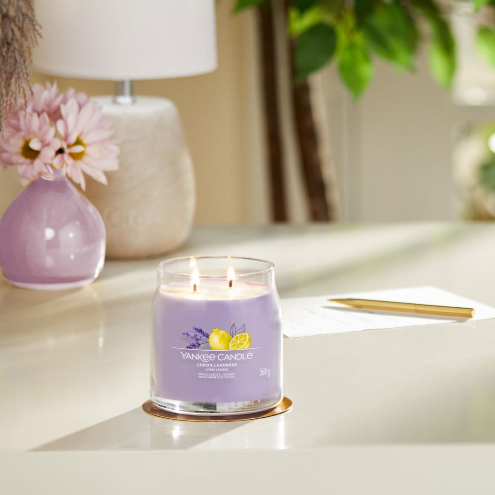 Yankee Candle Lemon Lavender Medium Jar Extra Image 1
